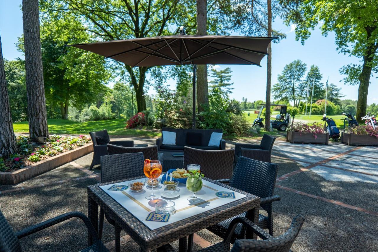 Golf Hotel La Pinetina Appiano Gentile Exterior foto