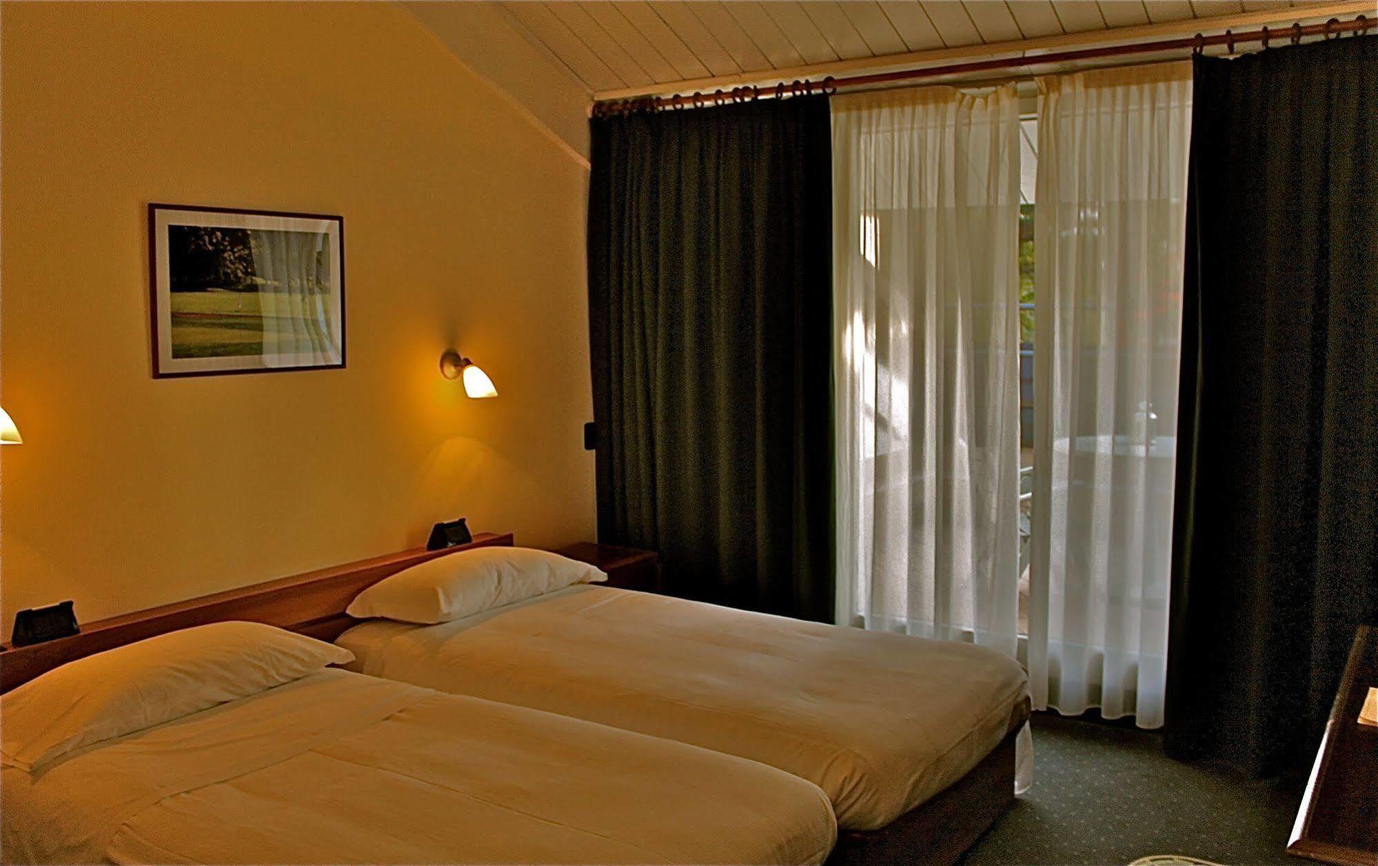 Golf Hotel La Pinetina Appiano Gentile Exterior foto