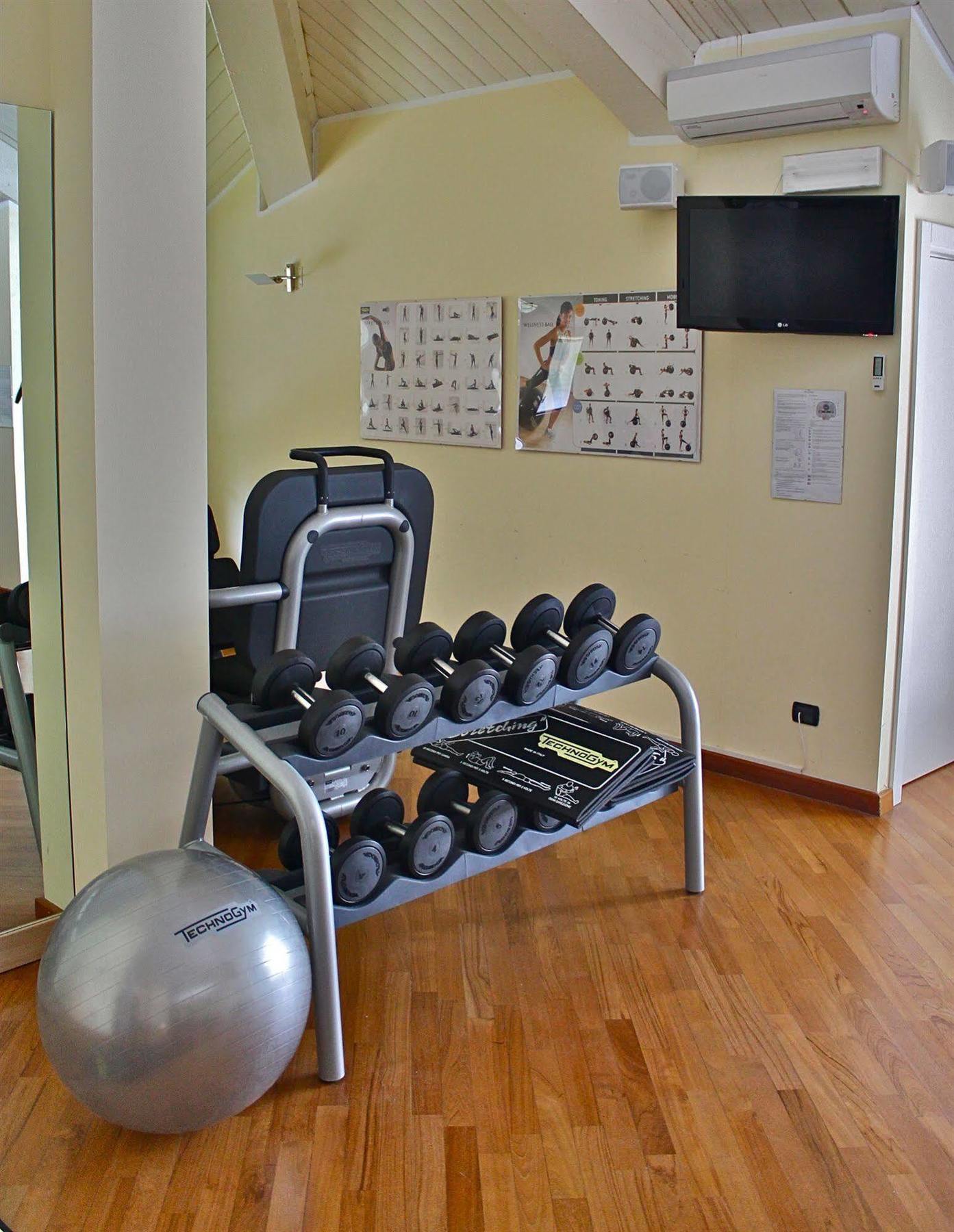 Golf Hotel La Pinetina Appiano Gentile Exterior foto