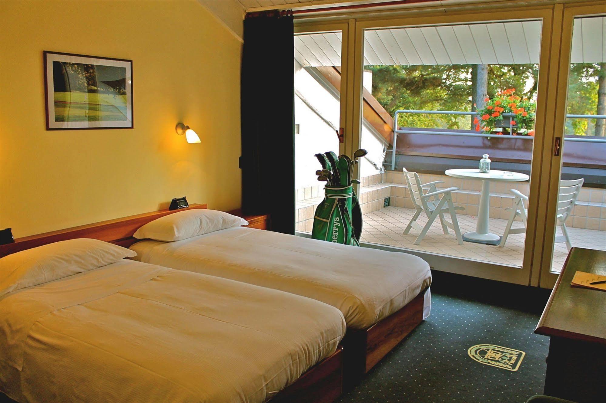 Golf Hotel La Pinetina Appiano Gentile Exterior foto