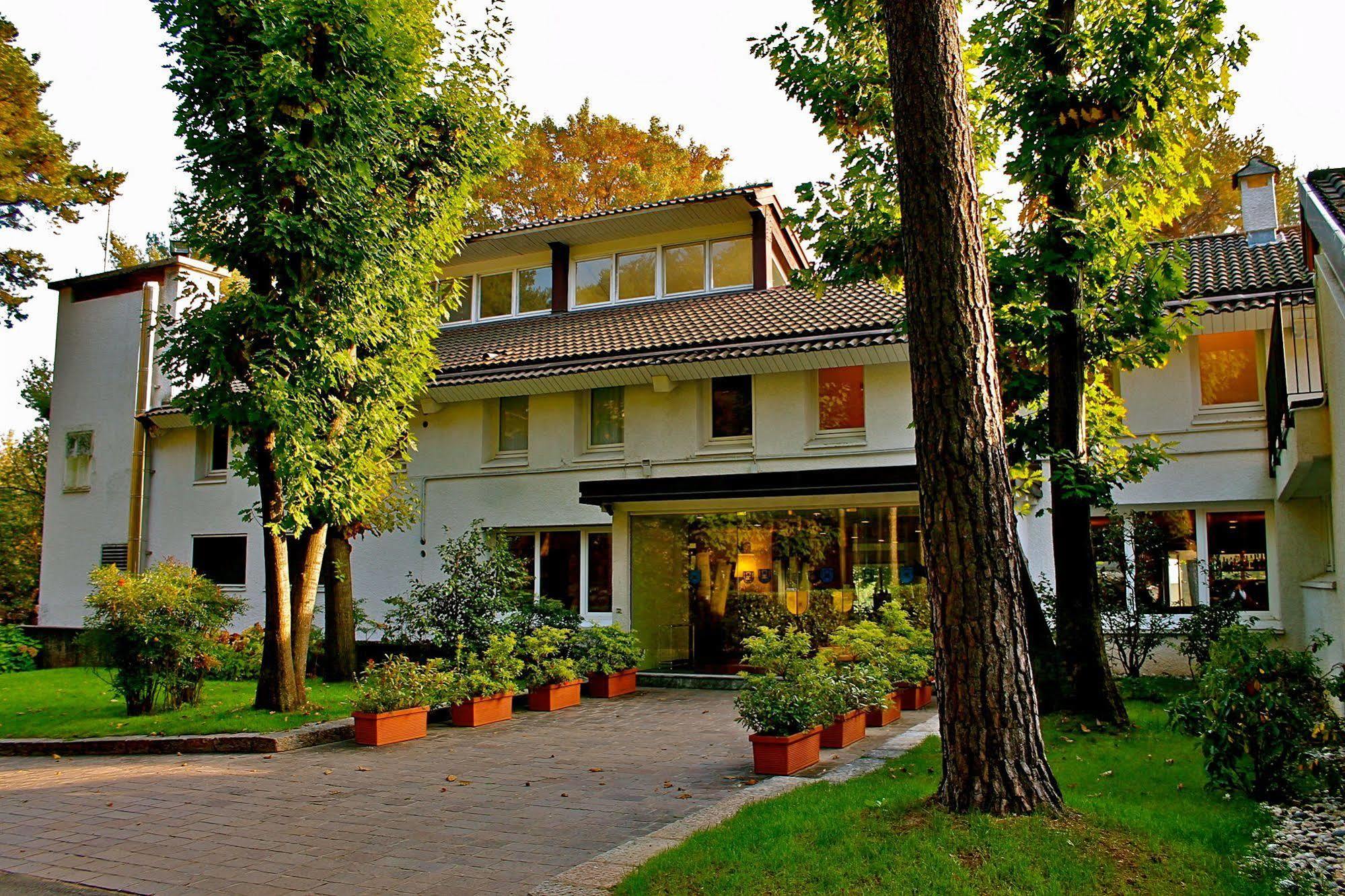 Golf Hotel La Pinetina Appiano Gentile Exterior foto