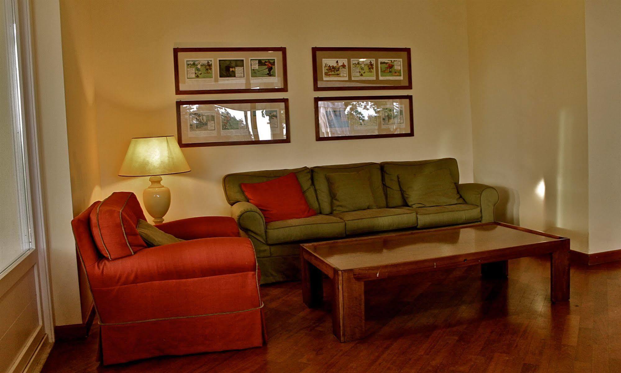 Golf Hotel La Pinetina Appiano Gentile Exterior foto